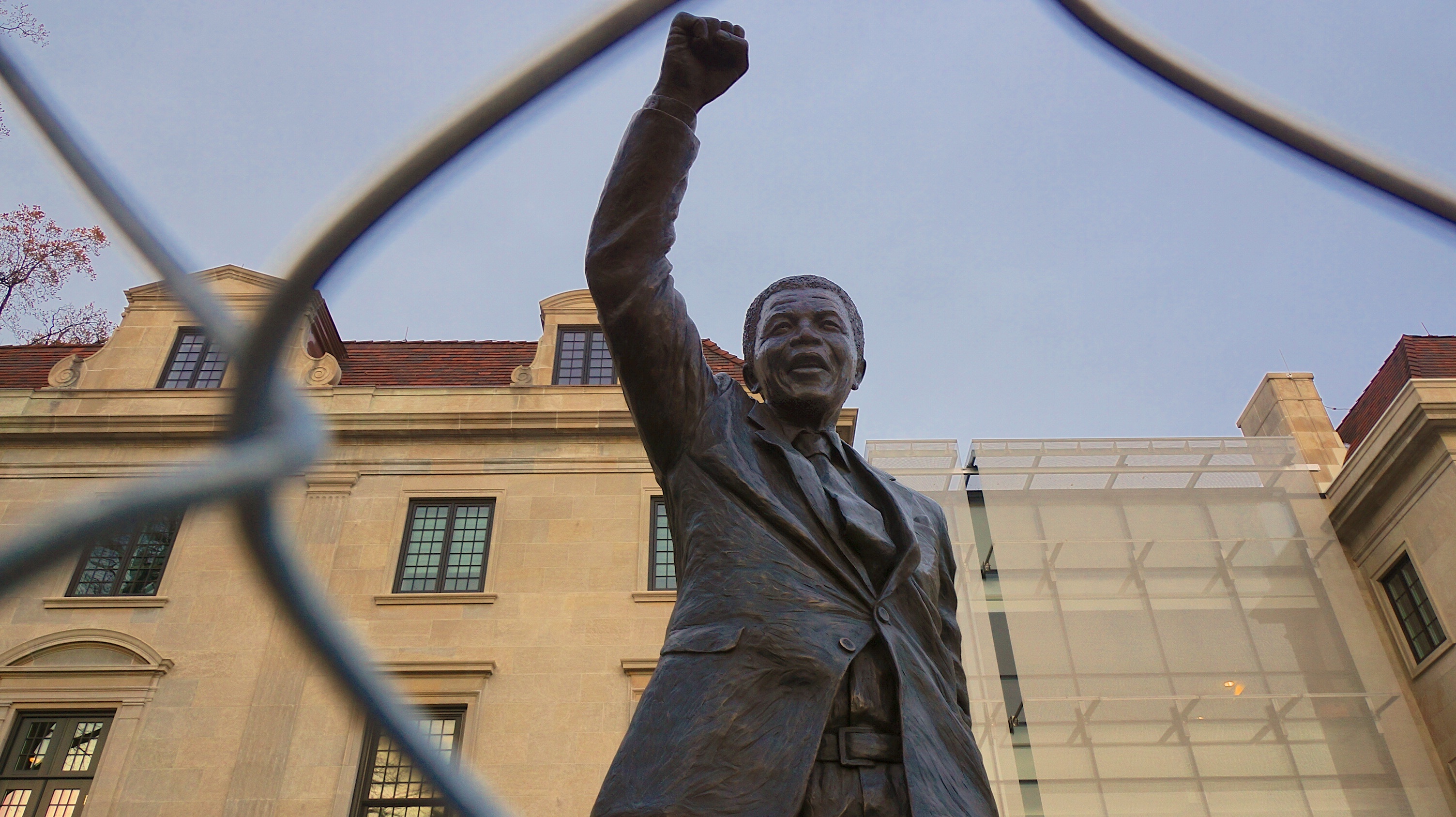 Nelson Mandela Statue – South African Embassy 34019